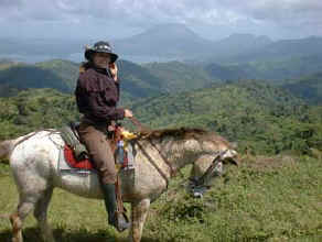horseback riding adventure vacation in monteverde & arenal volcano costa rica